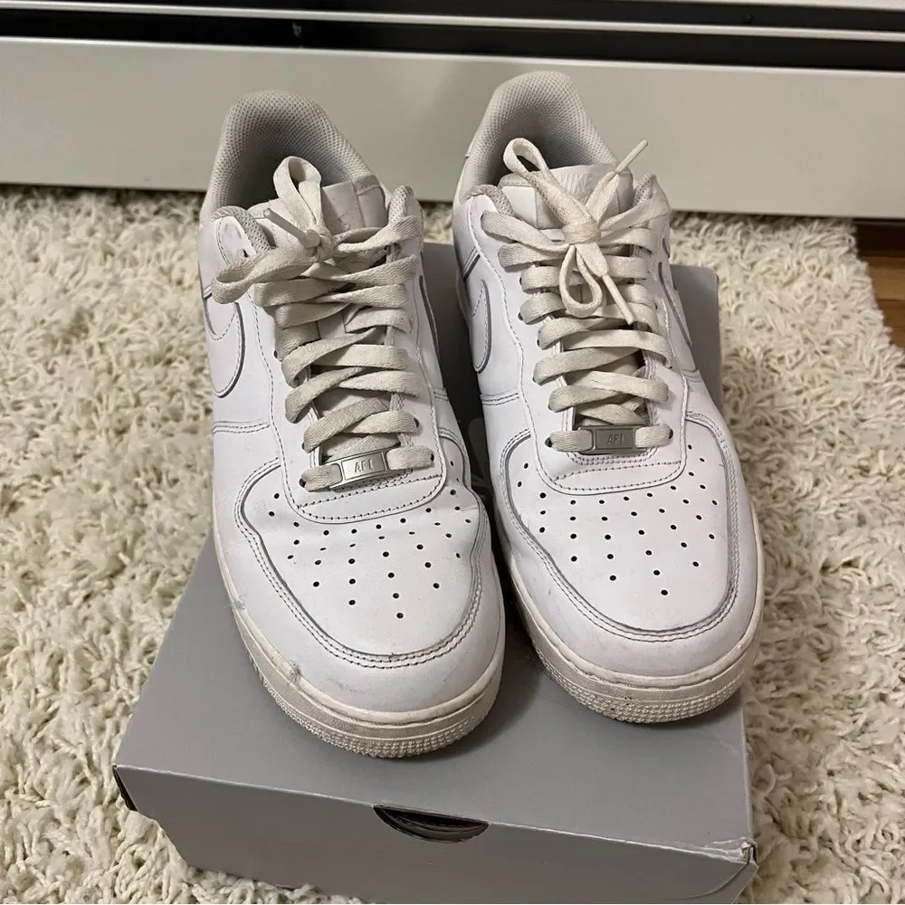 Men’s Nike Air Force 1 Sneakers - Picture 2 of 8
